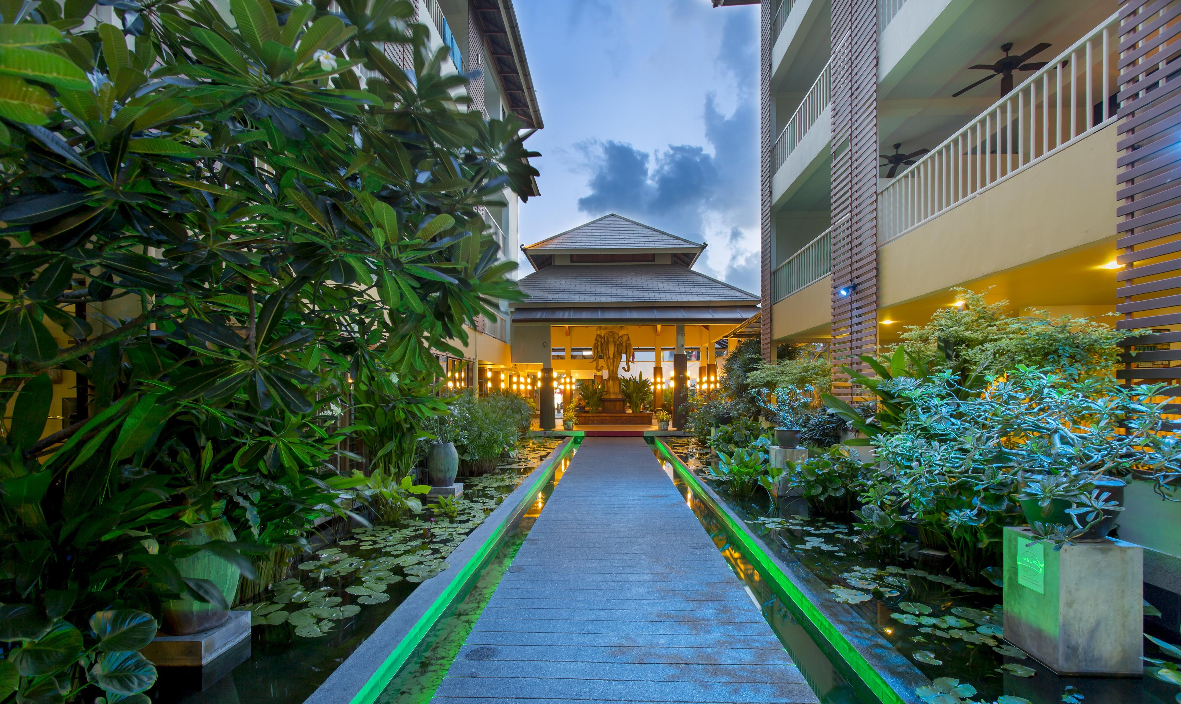 Woovo Phuket Kata Hotel Exterior photo