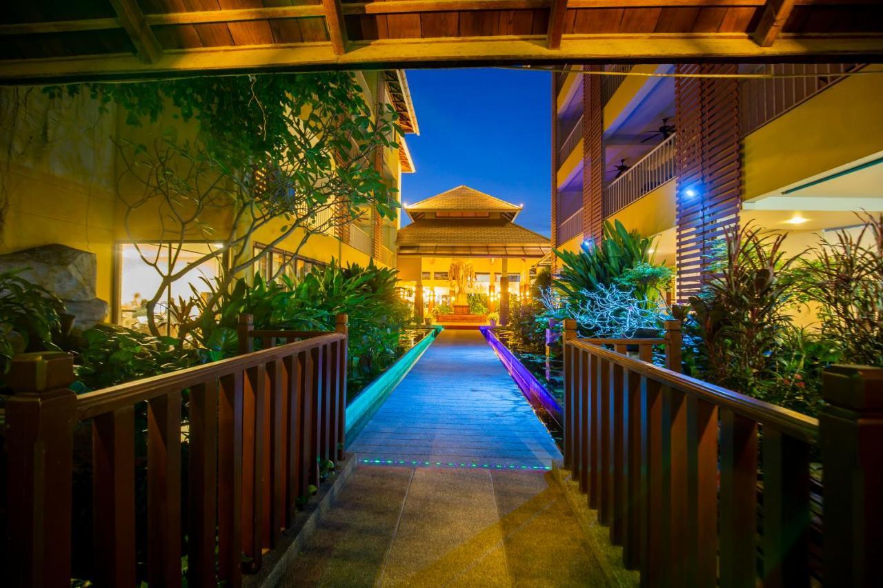 Woovo Phuket Kata Hotel Exterior photo